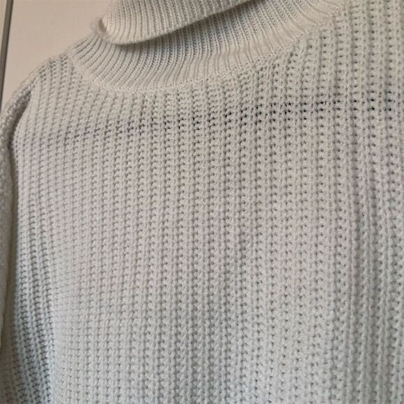 Hera Women's Ivory Turtleneck Sweater Size S - Picture 2 of 8